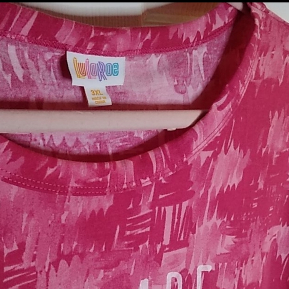 NWOT 3X LULAROE LIV TEE - ABSTRACT PINKS - YOU ARE MY PERSON - Picture 2 of 4
